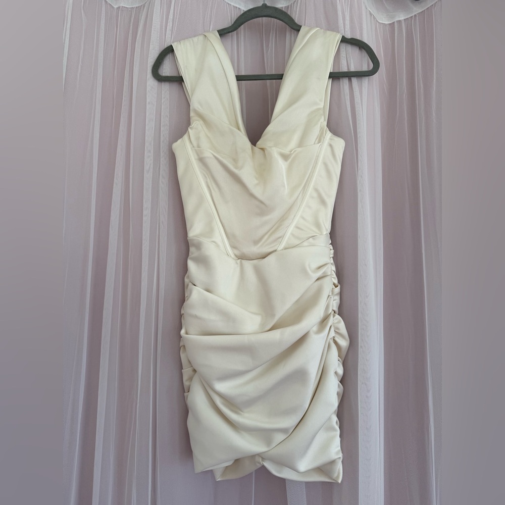 Elegant Cream Sleeveless Dress